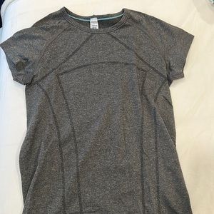 Iviva kids dri fit top size 14